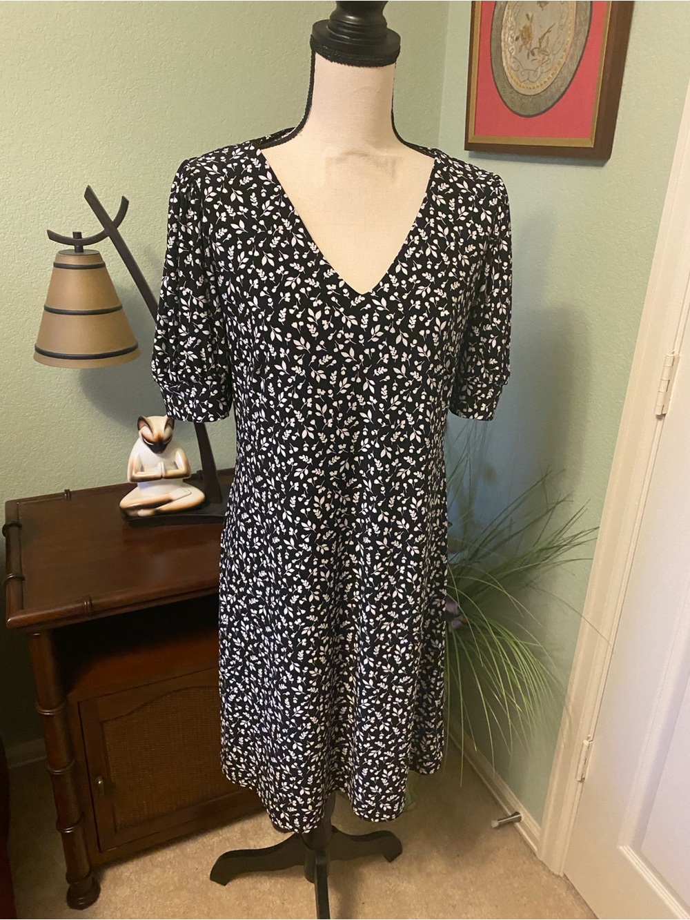 Tommy Hilfiger Black & White V-Neck Midi Dress